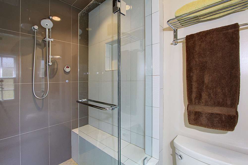 4 Benefits Of Having A Steam Shower In Your Bathroom